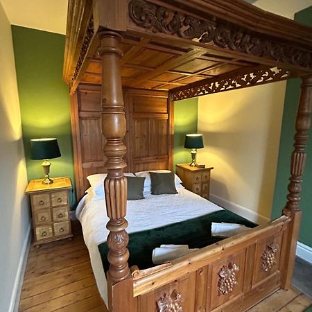 The Buxton Retreat A Luxurious 3-Storey Townhouse With Four Poster Bed And Double Jacuzzi Bath" Exterior foto