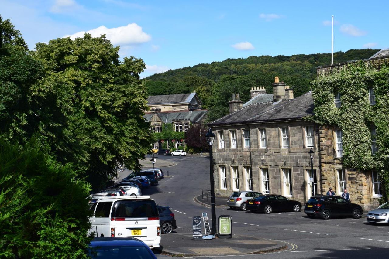 The Buxton Retreat A Luxurious 3-Storey Townhouse With Four Poster Bed And Double Jacuzzi Bath" Exterior foto
